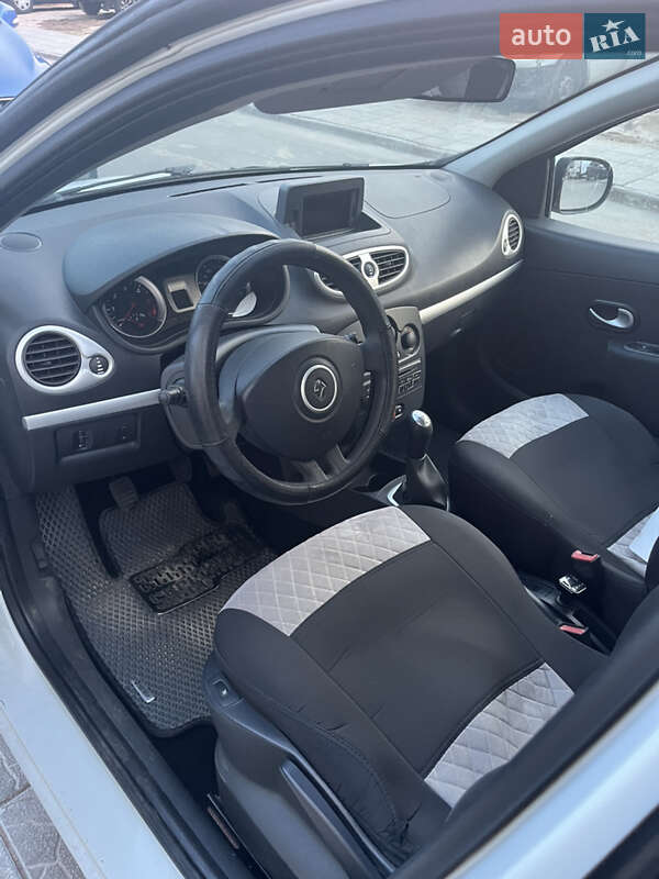 Хэтчбек Renault Clio 2011 в Чернигове