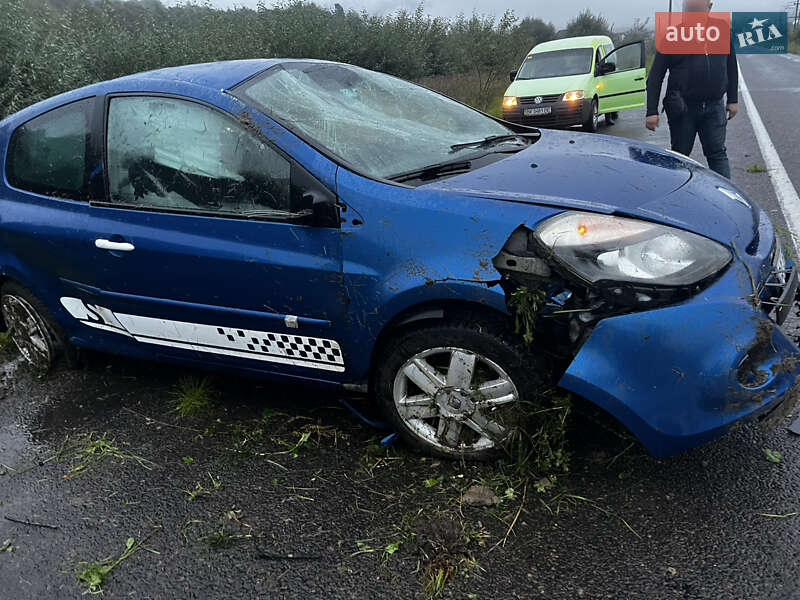 Хэтчбек Renault Clio 2011 в Львове