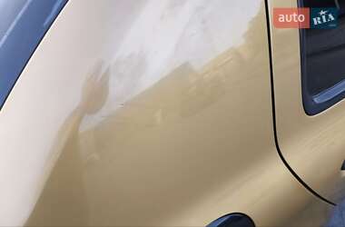 Хэтчбек Renault Clio 2001 в 