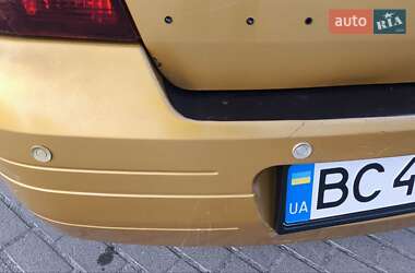 Хэтчбек Renault Clio 2001 в 