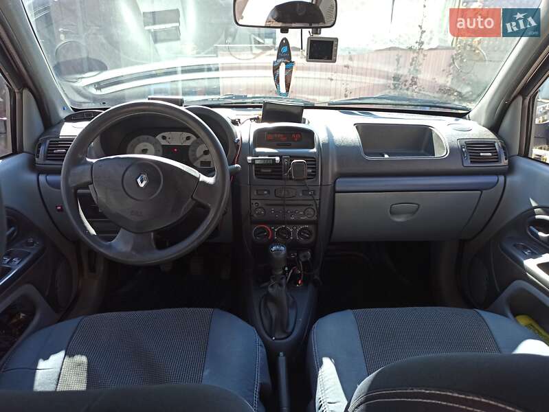 Седан Renault Clio 2008 в Луцке