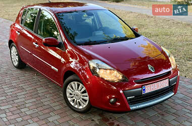 Хэтчбек Renault Clio 2010 в 