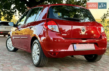 Хэтчбек Renault Clio 2010 в 