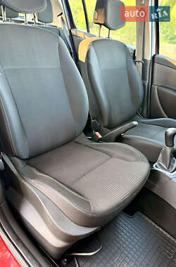 Хэтчбек Renault Clio 2010 в 