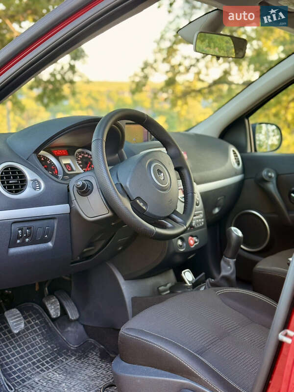 Хетчбек Renault Clio 2010 в Кропивницькому