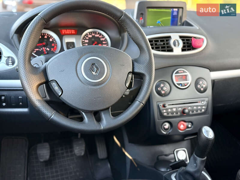 Хетчбек Renault Clio 2010 в Кропивницькому