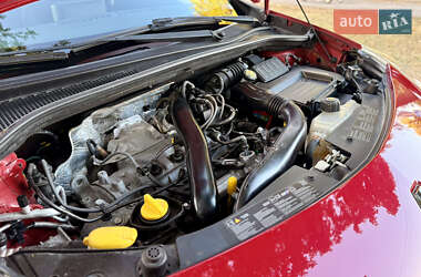 Хэтчбек Renault Clio 2010 в 