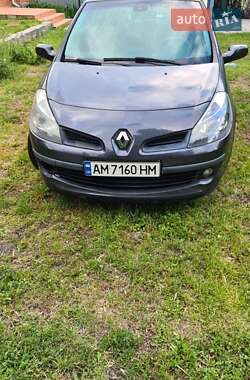Хетчбек Renault Clio 2007 в 