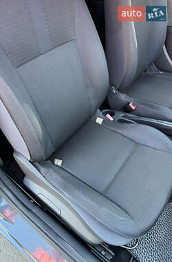 Хэтчбек Renault Clio 2005 в 
