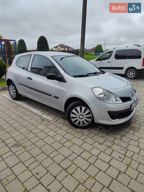 Хетчбек Renault Clio 2007 в Стрию