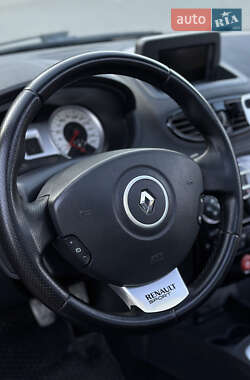 Хэтчбек Renault Clio 2012 в 