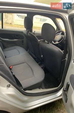 Седан Renault Clio 2005 в 