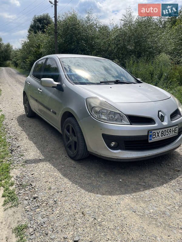 Хэтчбек Renault Clio 2007 в Ярмолинцах