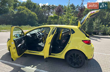 Хэтчбек Renault Clio 2012 в 