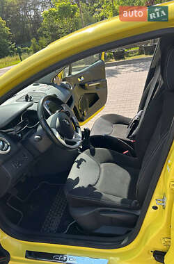 Хэтчбек Renault Clio 2012 в 