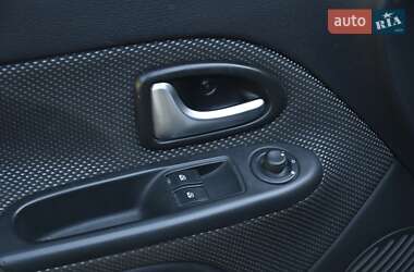 Хэтчбек Renault Clio 2010 в 