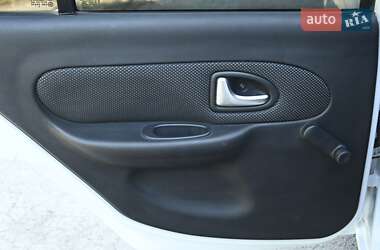 Хэтчбек Renault Clio 2010 в 