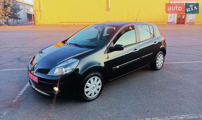 Хэтчбек Renault Clio 2007 в 