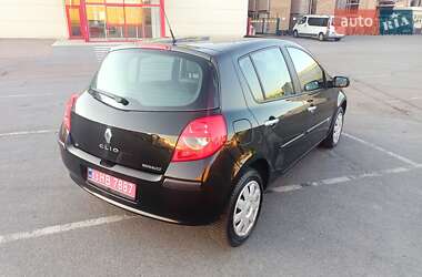 Хэтчбек Renault Clio 2007 в 