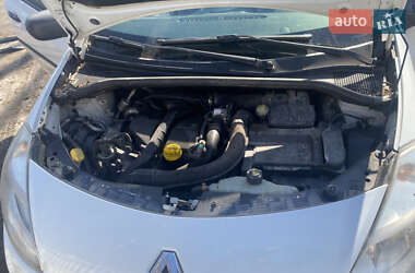 Хэтчбек Renault Clio 2012 в 