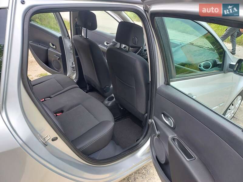 Універсал Renault Clio 2010 в Рівному