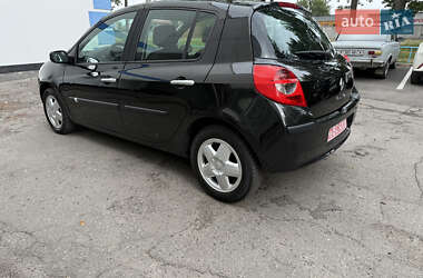 Хэтчбек Renault Clio 2007 в 