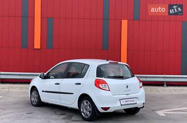Хэтчбек Renault Clio 2012 в 