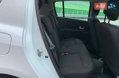 Хэтчбек Renault Clio 2012 в 