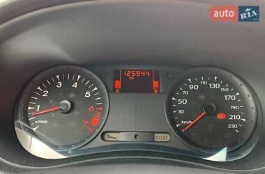 Хэтчбек Renault Clio 2012 в 