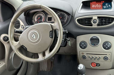 Хэтчбек Renault Clio 2007 в 