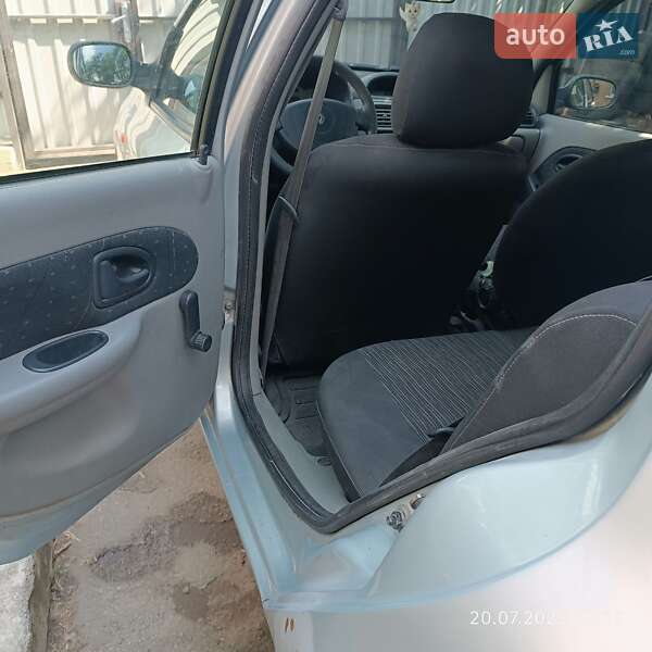 Хэтчбек Renault Clio 2003 в Кропивницком