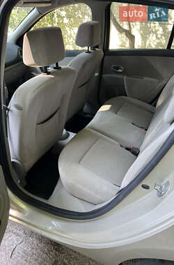 Хэтчбек Renault Clio 2007 в 