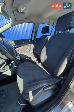 Хэтчбек Renault Clio 2010 в 