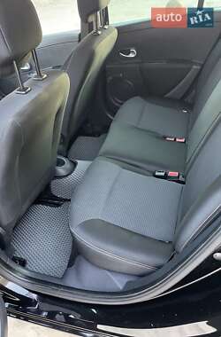 Универсал Renault Clio 2012 в 
