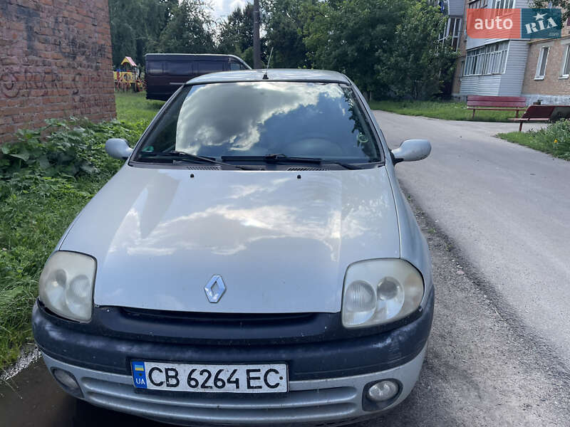 Renault Clio 2000