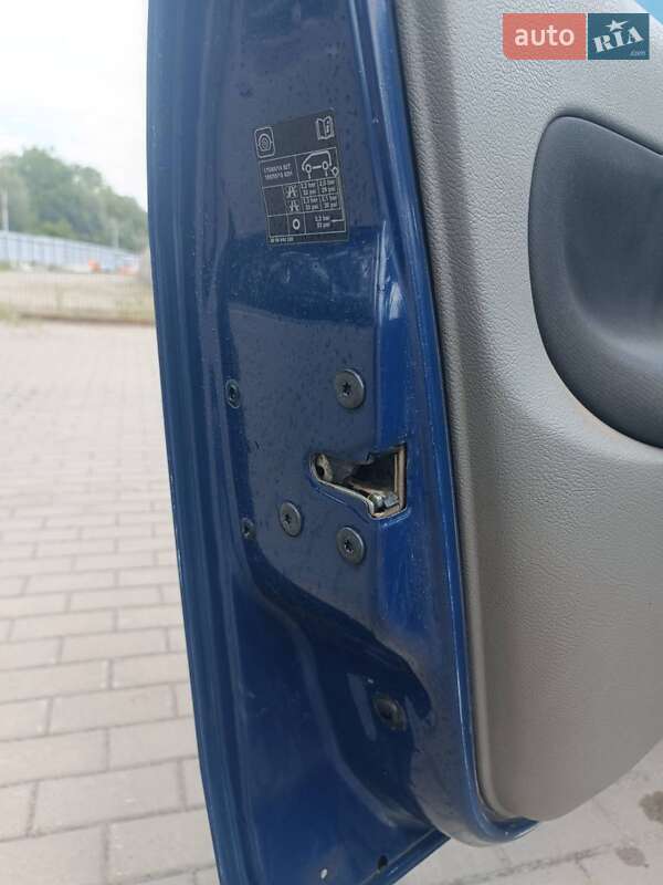Седан Renault Clio 2010 в Сумах