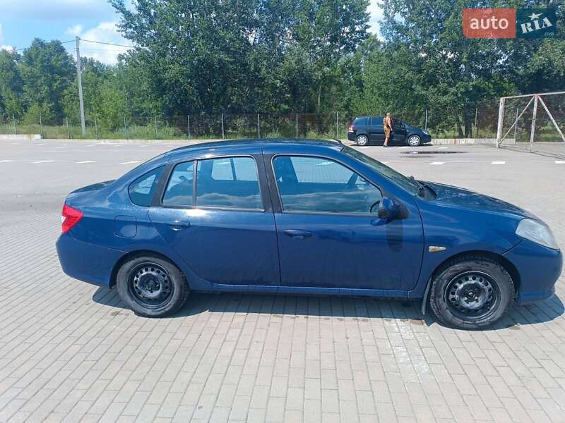 Седан Renault Clio 2010 в Сумах
