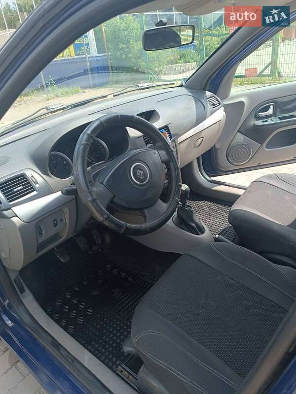 Седан Renault Clio 2010 в Сумах