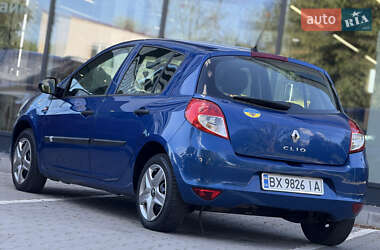 Хэтчбек Renault Clio 2009 в 