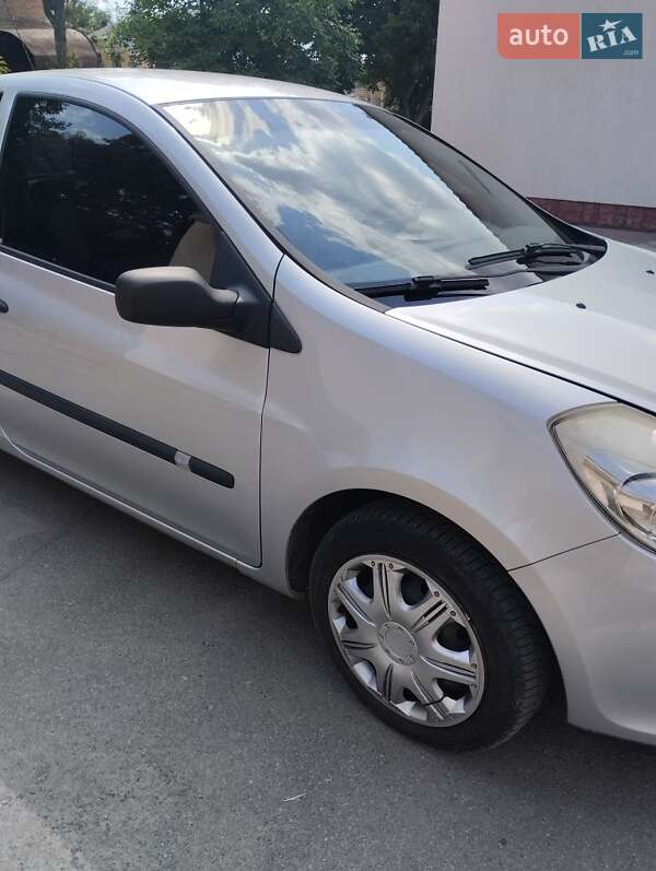 Хэтчбек Renault Clio 2005 в Тульчине