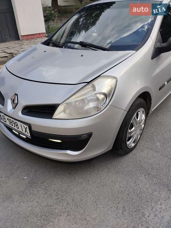 Хэтчбек Renault Clio 2005 в Тульчине