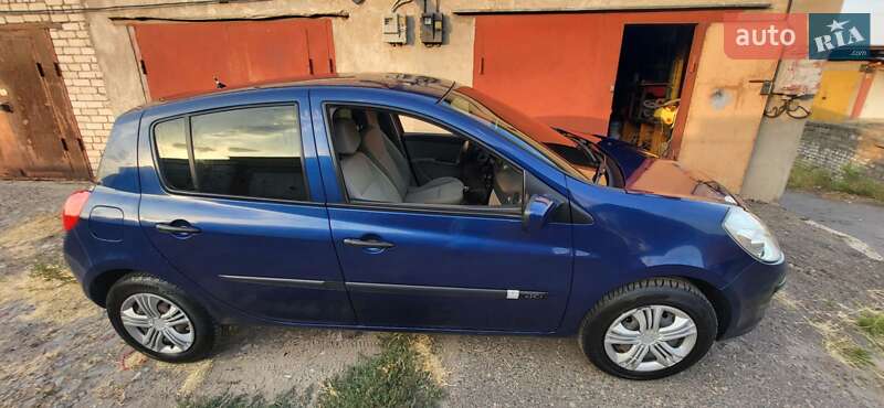 Хэтчбек Renault Clio 2006 в Николаеве фото 7 Хэтчбек Renault Clio 2006 в Николаеве