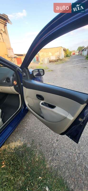 Хэтчбек Renault Clio 2006 в Николаеве фото 24 Хэтчбек Renault Clio 2006 в Николаеве