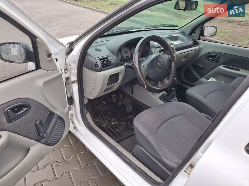 Седан Renault Clio 2006 в Первомайську