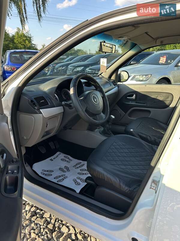 Седан Renault Clio 2010 в Смеле