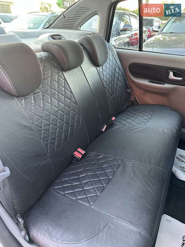 Седан Renault Clio 2010 в Смеле