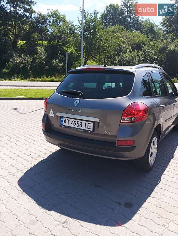 Универсал Renault Clio 2012 в Долине
