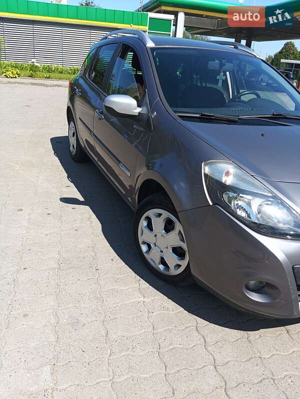 Универсал Renault Clio 2012 в Долине