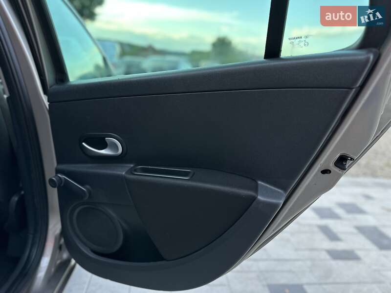 Универсал Renault Clio 2010 в Ивано-Франковске