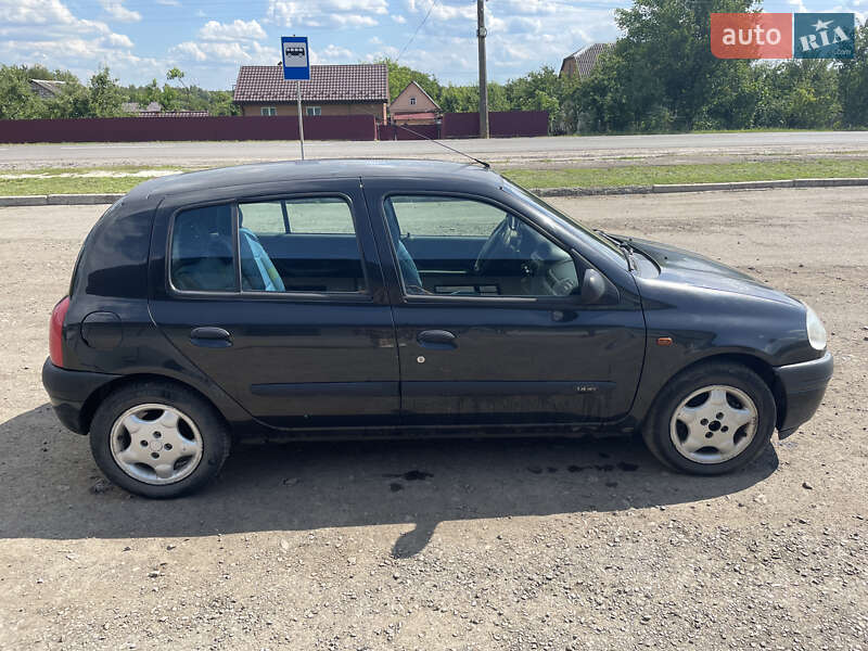 Хэтчбек Renault Clio 2000 в Турийске